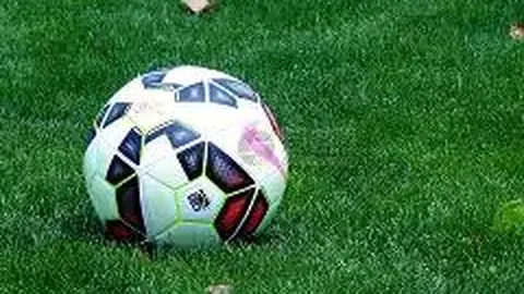 标题改写：《萨内誓言闪耀舞台，让纳格尔斯曼教练情不自禁选我征战世界杯；孔帕尼：球队灵魂的领航者》