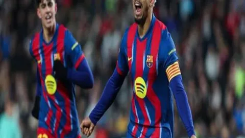 林诗栋团队亚洲杯男单首战胜利，挺入16强——央视体育资讯