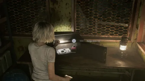 阿德巴约早训现身，C罗泳池锻炼同时进行。